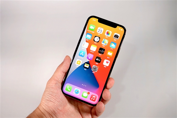 普定苹果手机维修分享iOS 14.2修订版已到，专属iPhone 12系列 