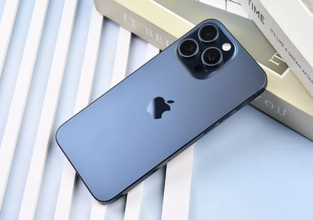 普定苹果维修点分享iPhone 15 Pro Max屏幕更换全新实操风险 